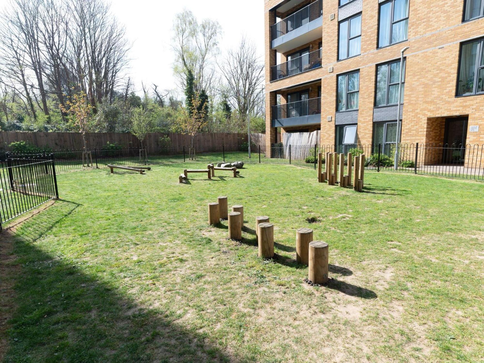 Appartamento Pass The Keys Stylish Flat Near Charlton Station Londra